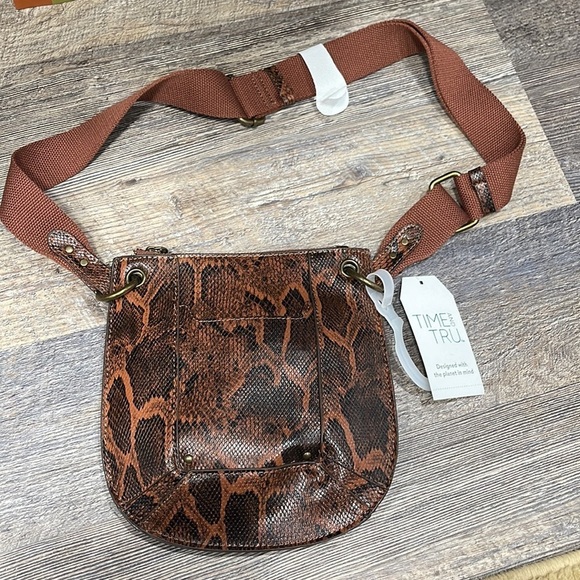 Time and try Bentley crossbody bag - Picture 3 of 9